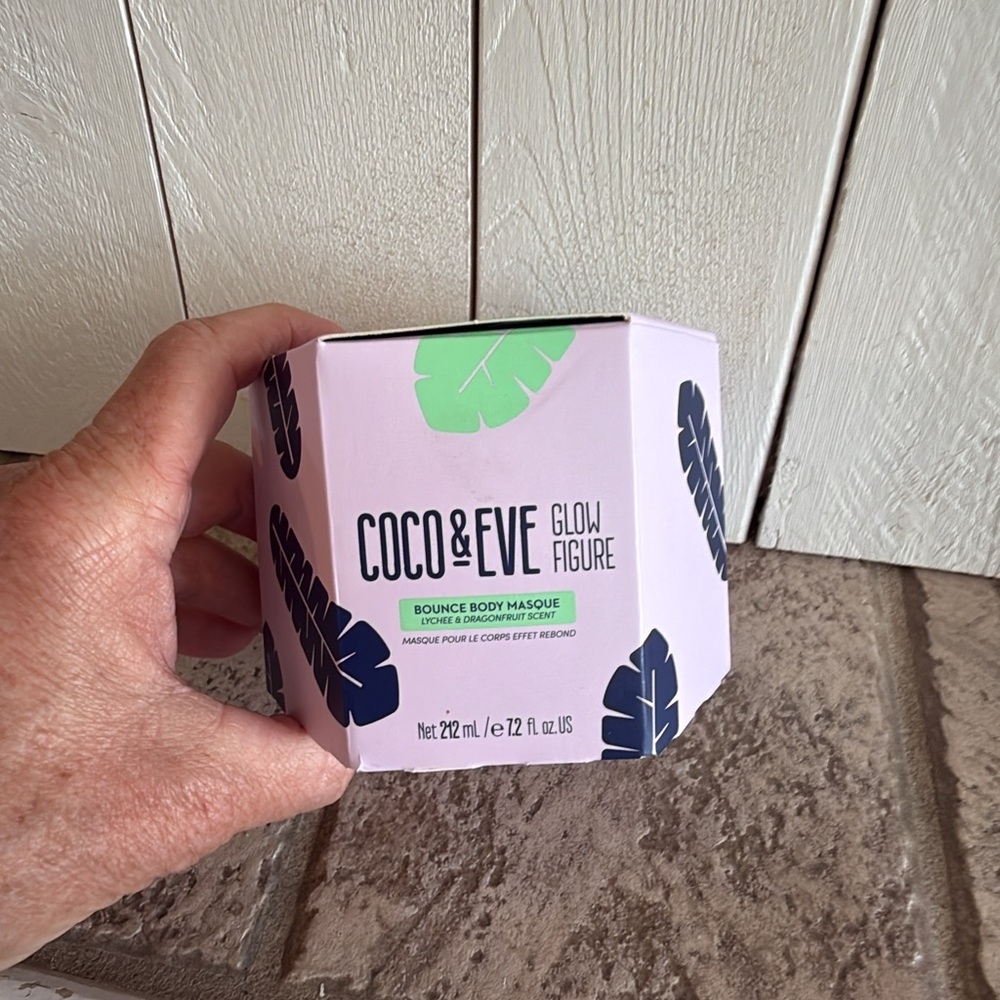 Full size Coco & Eve glow figure v
bounce Body Masque NIB - Picture 4 of 6